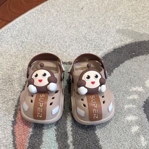 Baby crocs